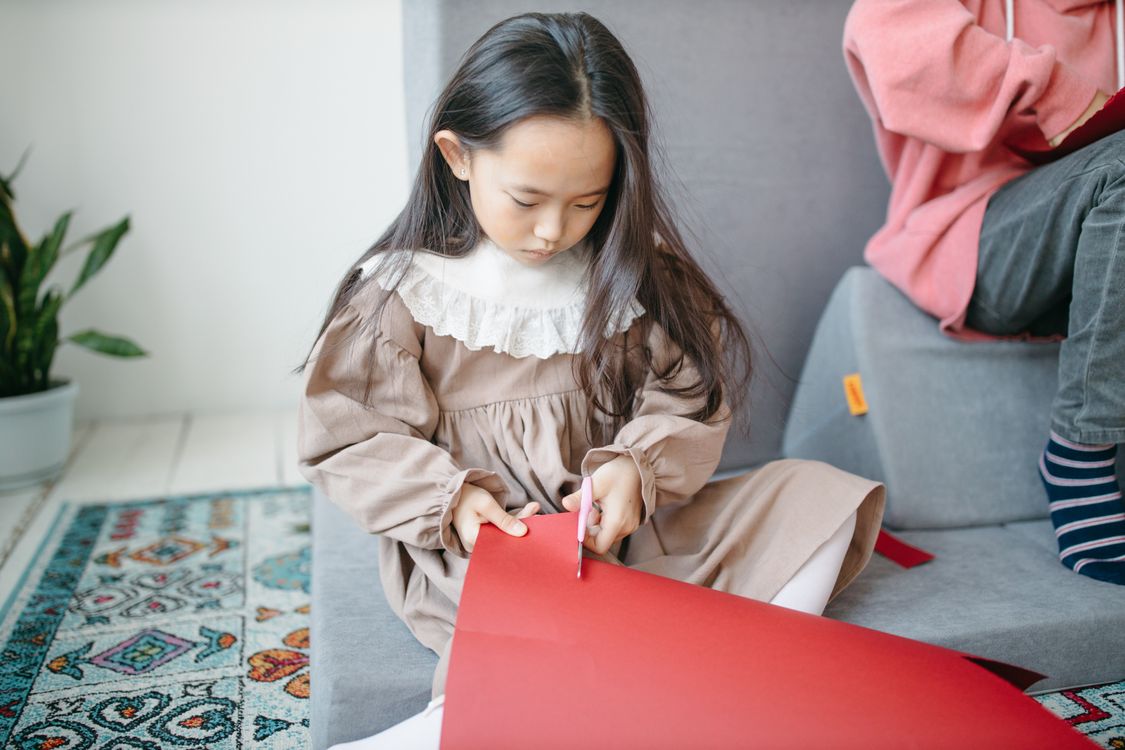 Cover: Scrapbook or personalised children's book: which fits?