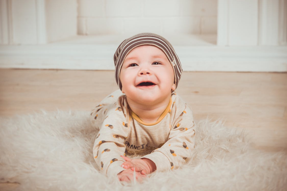 Cover: Safe sleep — what experts really recommend (and what is myth)